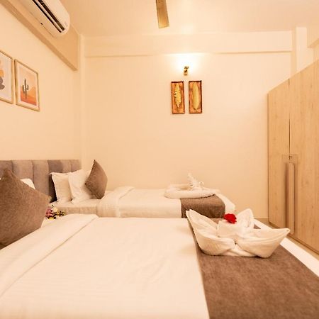 Hotel Kamrupa Guwahati Exteriör bild