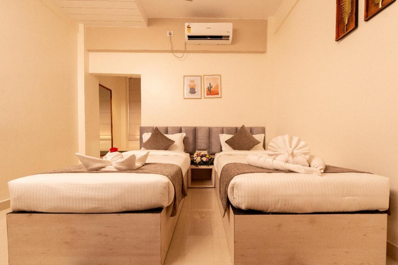 Hotel Kamrupa Guwahati Exteriör bild